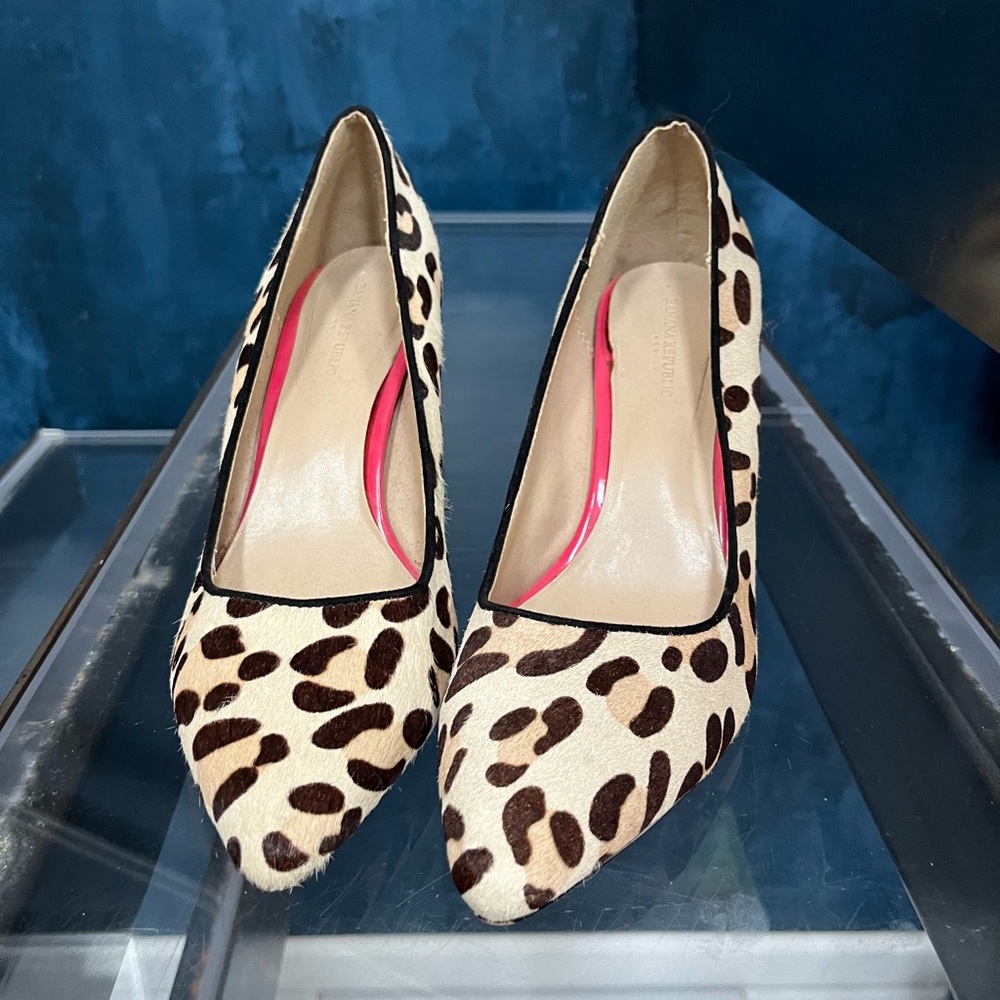 Cheetah Banana Republic  heels 8.0